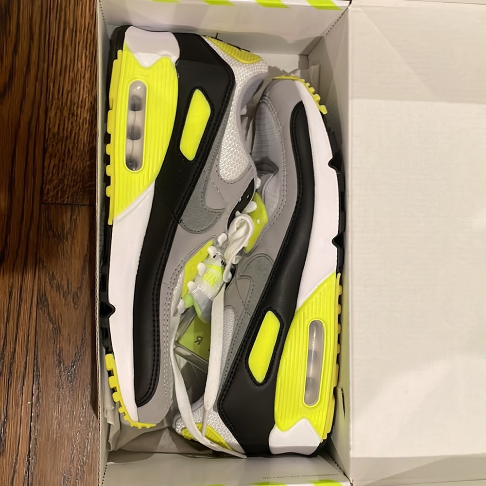 Unisex Nike Air Max, Womens 10, Mens 8.5, White/Particle Grey-Volt-Black
